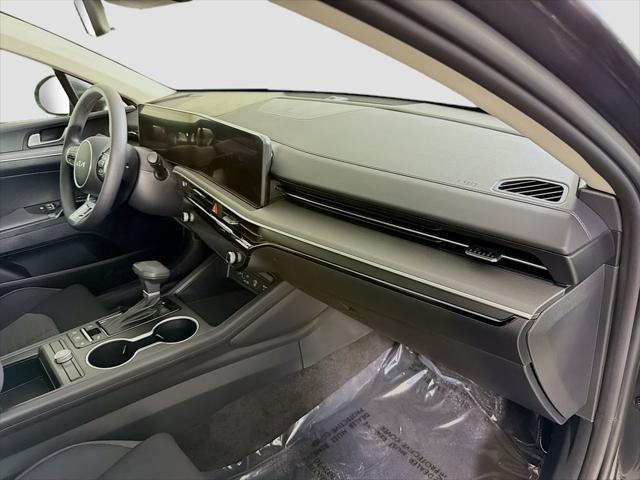 2026 Kia K5 LXS FWD