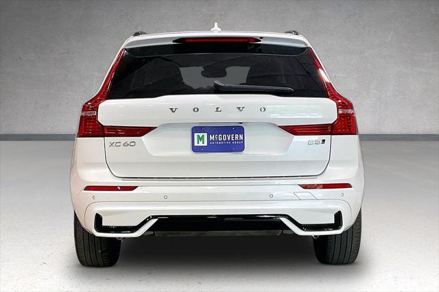 2024 Volvo XC60 B5 Core Dark Theme