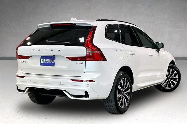 2024 Volvo XC60 B5 Core Dark Theme