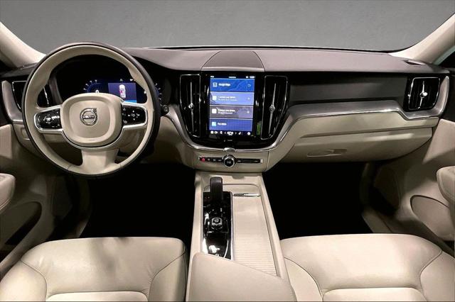 2024 Volvo XC60 B5 Core Dark Theme