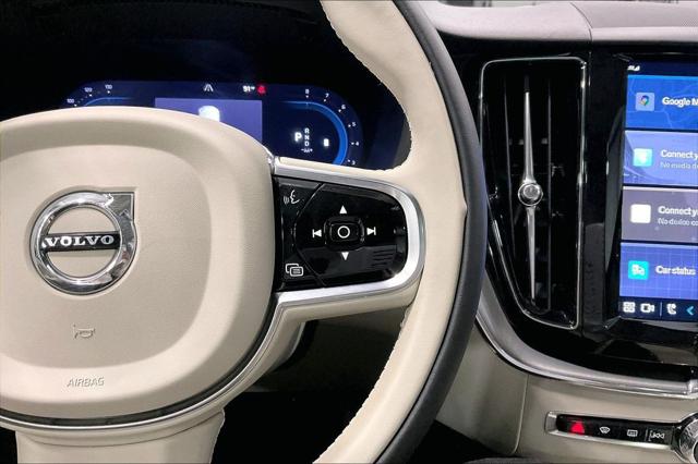 2024 Volvo XC60 B5 Core Dark Theme