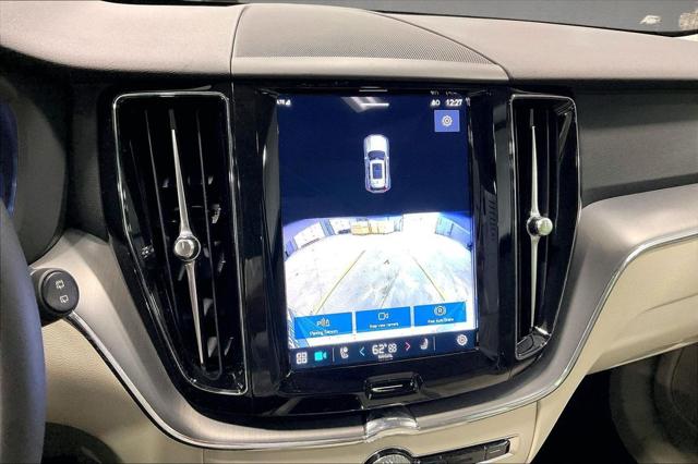 2024 Volvo XC60 B5 Core Dark Theme