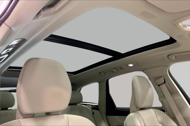 2024 Volvo XC60 B5 Core Dark Theme