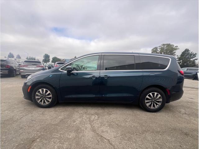 2023 Chrysler Pacifica Hybrid Touring L