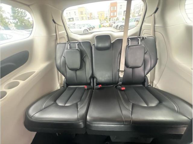 2023 Chrysler Pacifica Hybrid Touring L