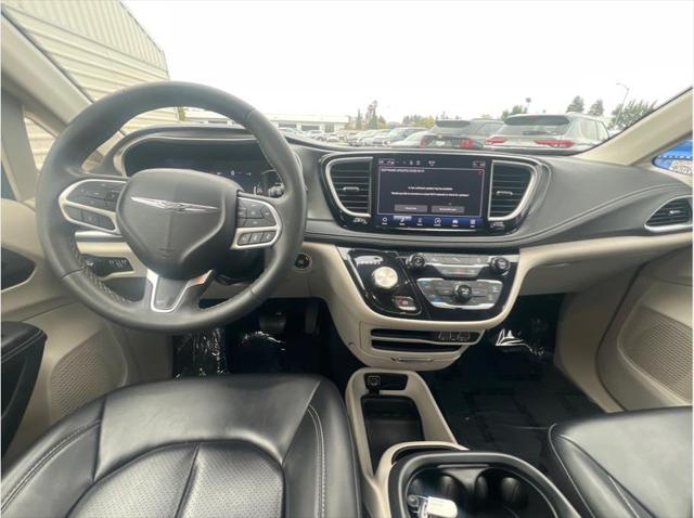 2023 Chrysler Pacifica Hybrid Touring L