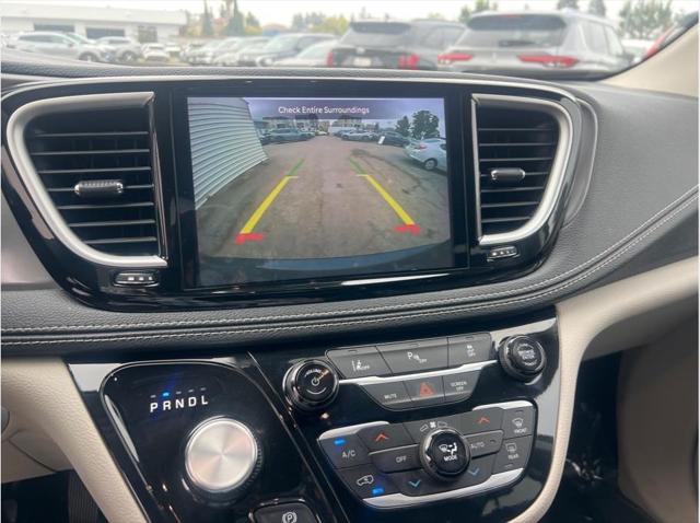 2023 Chrysler Pacifica Hybrid Touring L