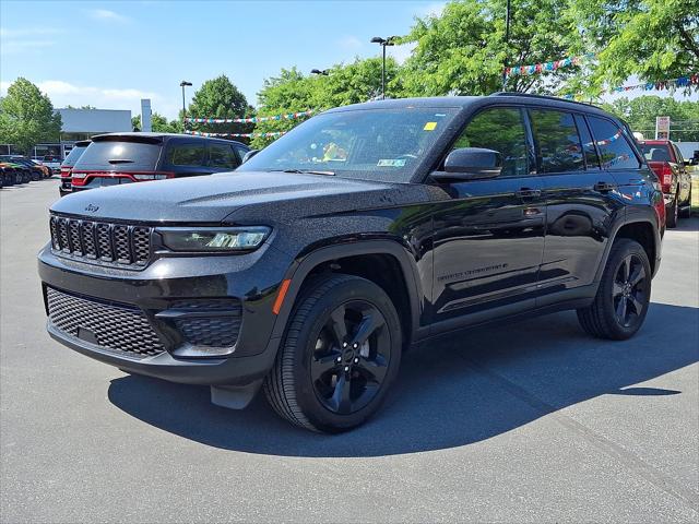 2022 Jeep Grand Cherokee Altitude 4x4 2022 Jeep Grand Cherokee Altitude 4x4