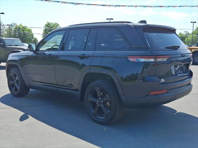 2022 Jeep Grand Cherokee Altitude 4x4 2022 Jeep Grand Cherokee Altitude 4x4