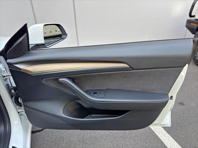 2021 Tesla Model 3 Standard Range Plus Rear-Wheel Drive
