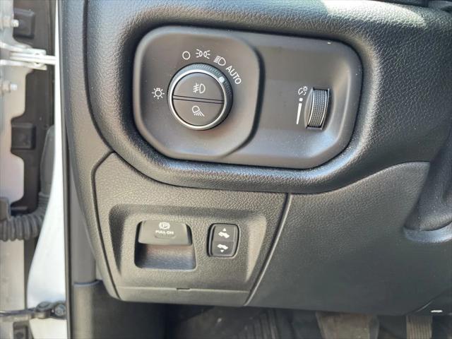 2022 Ram 1500 Big Horn Crew Cab 4x4 5'7" Box