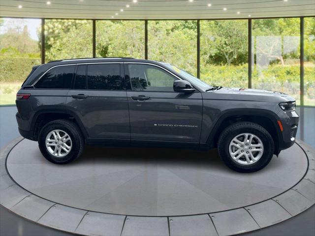 2022 Jeep Grand Cherokee Laredo 4x4 2022 Jeep Grand Cherokee Laredo 4x4