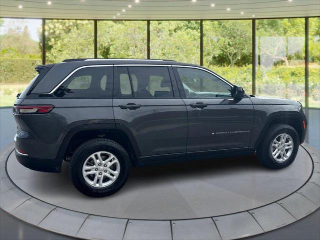 2022 Jeep Grand Cherokee Laredo 4x4 2022 Jeep Grand Cherokee Laredo 4x4