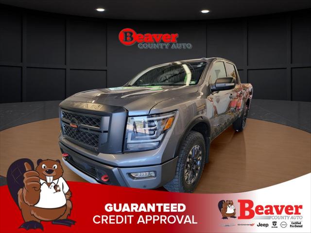 2020 Nissan TITAN Crew Cab PRO-4X 4x4 2020 Nissan TITAN Crew Cab PRO-4X 4x4