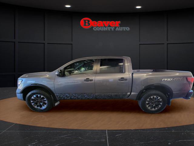 2020 Nissan TITAN Crew Cab PRO-4X 4x4 2020 Nissan TITAN Crew Cab PRO-4X 4x4