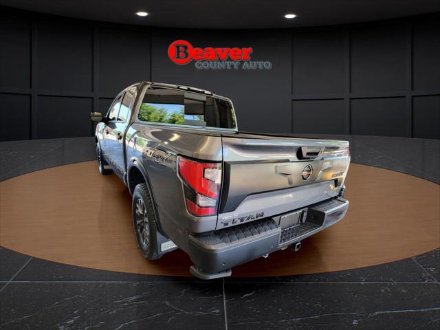 2020 Nissan TITAN Crew Cab PRO-4X 4x4 2020 Nissan TITAN Crew Cab PRO-4X 4x4