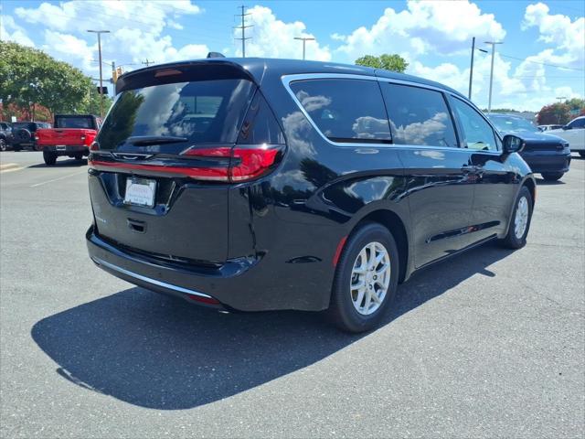 2027 Chrysler Pacifica PACIFICA SELECT