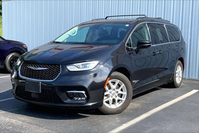 2022 Chrysler Pacifica Touring L for sale in Joplin, MO