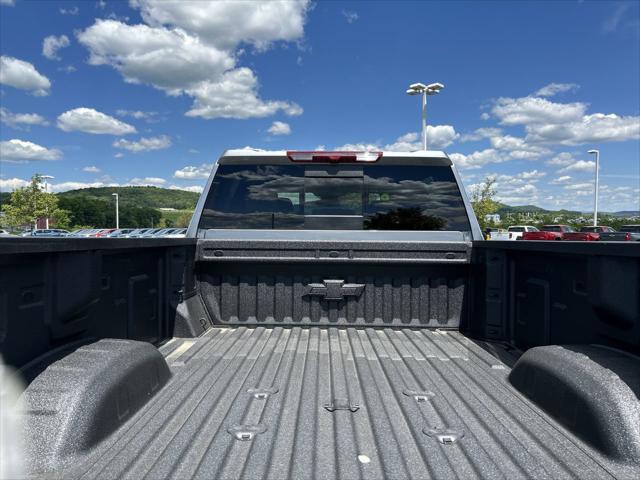 2026 Chevrolet Silverado 3500HD Crew Cab, Long Bed, LT Dual Rear Wheel, RWD