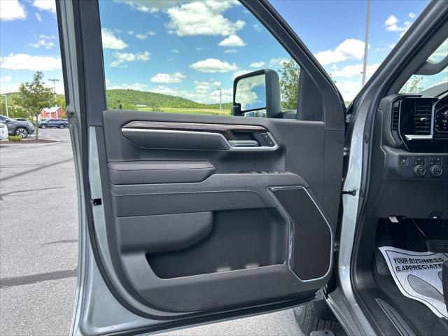 2026 Chevrolet Silverado 3500HD Crew Cab, Long Bed, LT Dual Rear Wheel, RWD