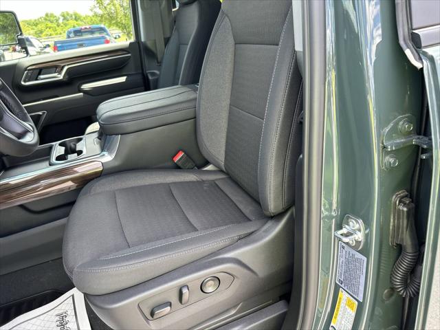 2026 Chevrolet Silverado 3500HD Crew Cab, Long Bed, LT Dual Rear Wheel, RWD