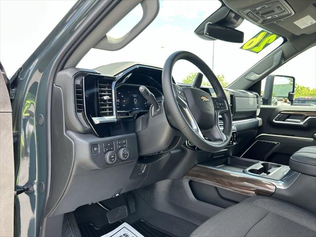 2026 Chevrolet Silverado 3500HD Crew Cab, Long Bed, LT Dual Rear Wheel, RWD