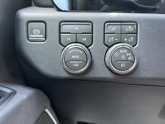 2026 Chevrolet Silverado 3500HD Crew Cab, Long Bed, LT Dual Rear Wheel, RWD