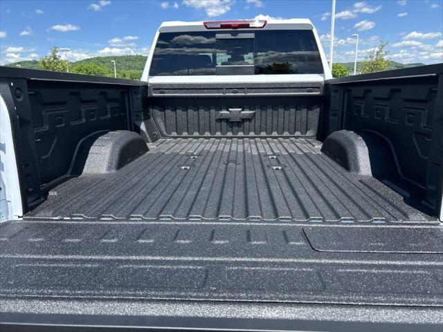 2026 Chevrolet Silverado 2500HD Crew Cab, Standard Bed, LT, 4WD