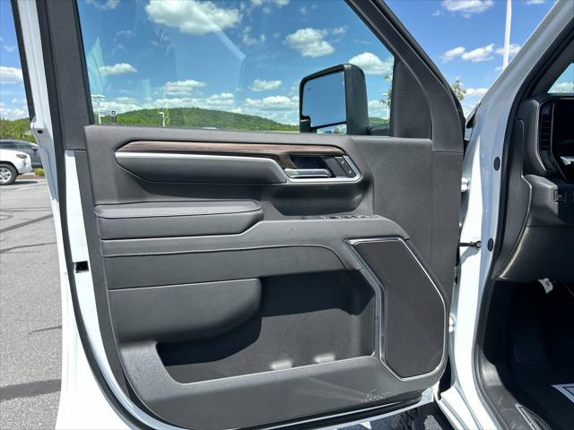 2026 Chevrolet Silverado 2500HD Crew Cab, Standard Bed, LT, 4WD