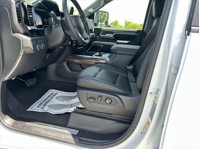 2026 Chevrolet Silverado 2500HD Crew Cab, Standard Bed, LT, 4WD