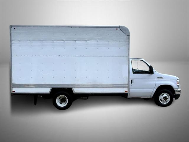 2021 Ford E-350 Cutaway Base