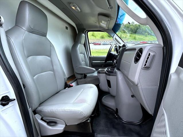 2021 Ford E-350 Cutaway Base
