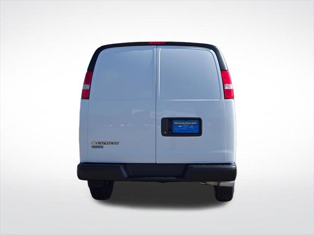 2026 Chevrolet Express Cargo Van 3500 Extended Wheelbase, WT, RWD