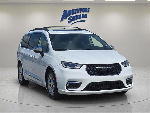 2023 Chrysler Pacifica Limited for sale in Fayetteville, AR