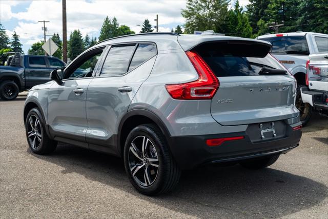 2024 Volvo XC40 B5 Core