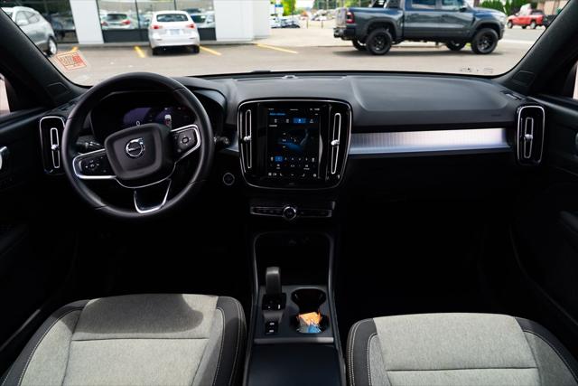 2024 Volvo XC40 B5 Core