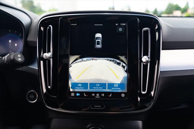 2024 Volvo XC40 B5 Core
