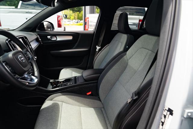 2024 Volvo XC40 B5 Core