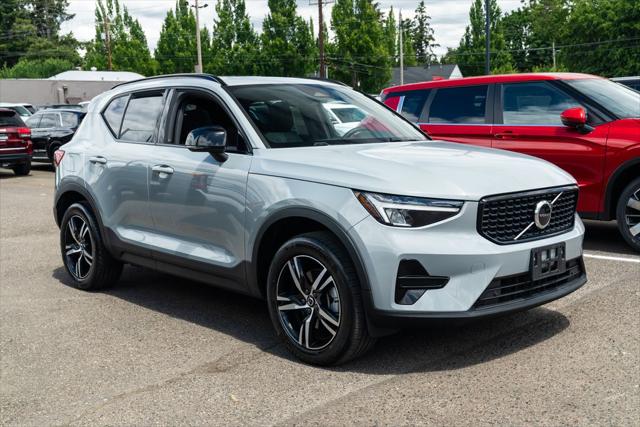 2024 Volvo XC40 B5 Core