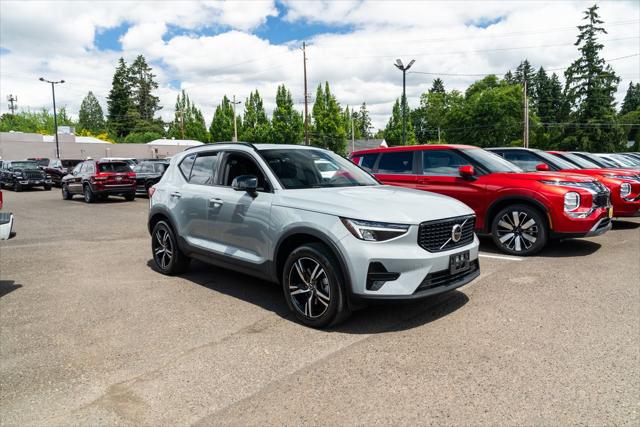 2024 Volvo XC40 B5 Core