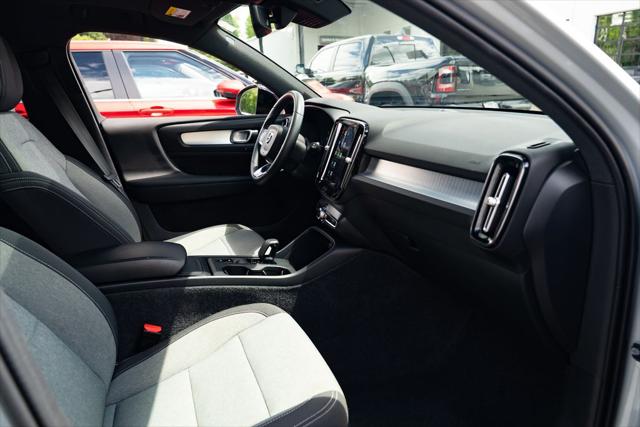 2024 Volvo XC40 B5 Core