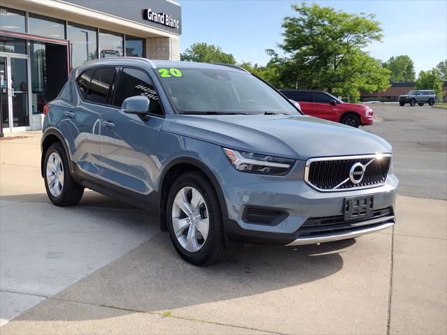 2020 Volvo XC40 T4 Momentum