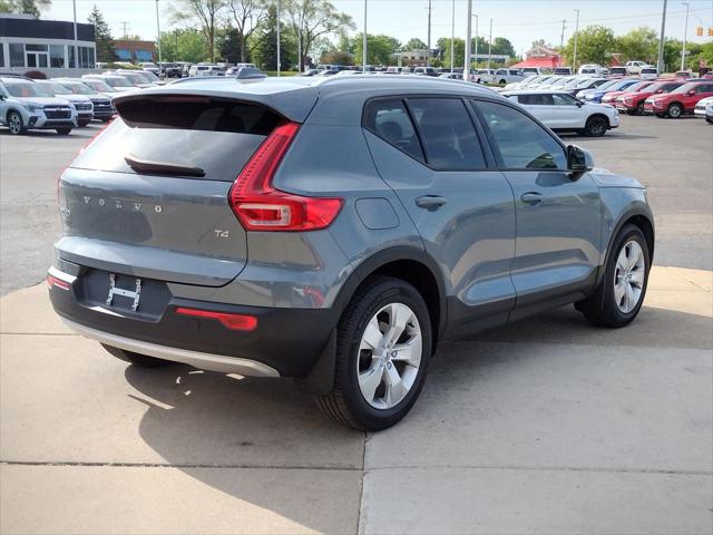 2020 Volvo XC40 T4 Momentum