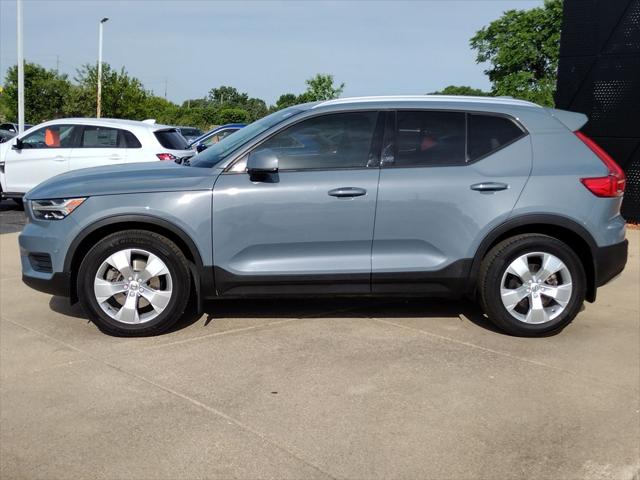 2020 Volvo XC40 T4 Momentum