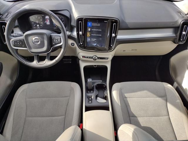 2020 Volvo XC40 T4 Momentum
