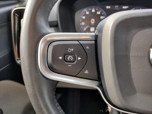 2020 Volvo XC40 T4 Momentum