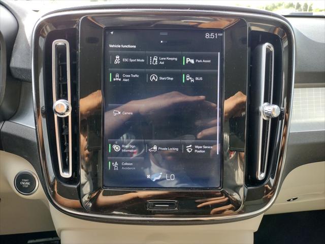 2020 Volvo XC40 T4 Momentum