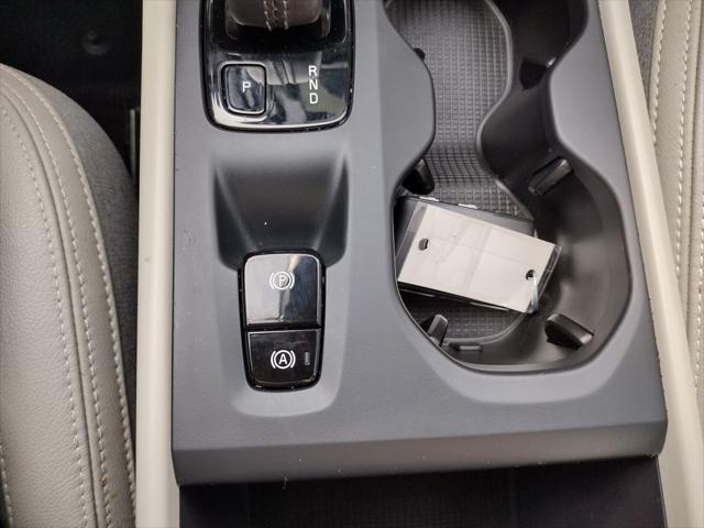 2020 Volvo XC40 T4 Momentum