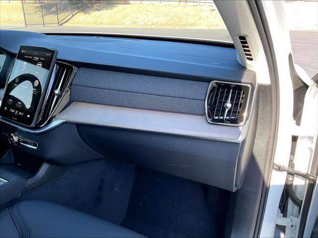 2026 Volvo XC90 Plug-In Hybrid Plus, T8 AWD, Electric/Gasoline, Bright, 7 Seats
