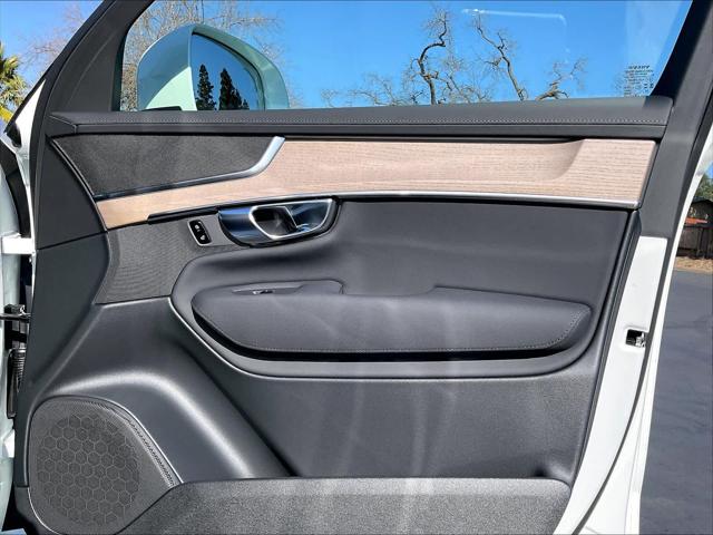 2026 Volvo XC90 Plug-In Hybrid Plus, T8 AWD, Electric/Gasoline, Bright, 7 Seats